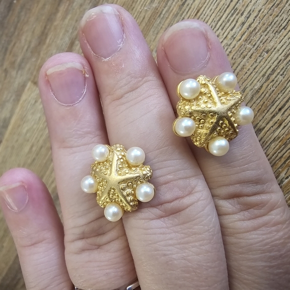 Gold and White Starfish Earrings with Pearl Accents - Picture 4 of 4